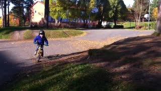 Elliot 4 år gör en manual