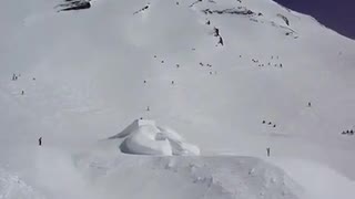 Candide Thovex bryter ryggen på Big Bertha