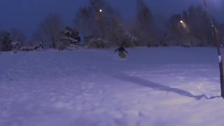 När skidbacken inte finns bakom hörnet får man ta det i egna händer!