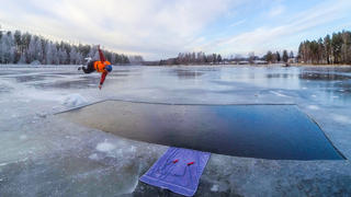 J&BHjälpen - Björn försöker göra frontflip på skridskor