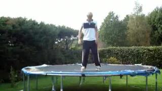 Skate/volt på studsmatta