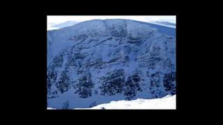 Storådörrens Östsida. First decent skirun