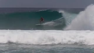 Adam Widén pumpar vågor på Sri Lanka 2017