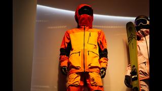 Är detta världens bästa jacka? Peak Performance Vertical Pro