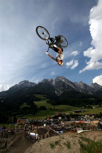 Backflip med Lluis Laconde.