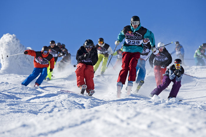 Chinese downhill. Först ner vinner.