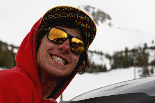 En glad Sammy Carlson