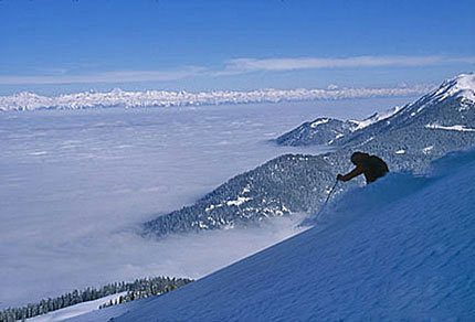Whistler/Blackcomb stöttar Gulmarg med utrustning i arbetet med att modernisera den exotiska skidanläggningen.