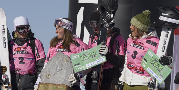 Damklassens prisutdelning, med från vänster Stina Jakobsson, 2:a, vinnaren Giulia Monego från Italien, Marja Persson, 3:a, och norska Marte Lise Karlsen, 4:a.