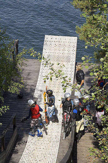 Jakob instruerar gruppen.