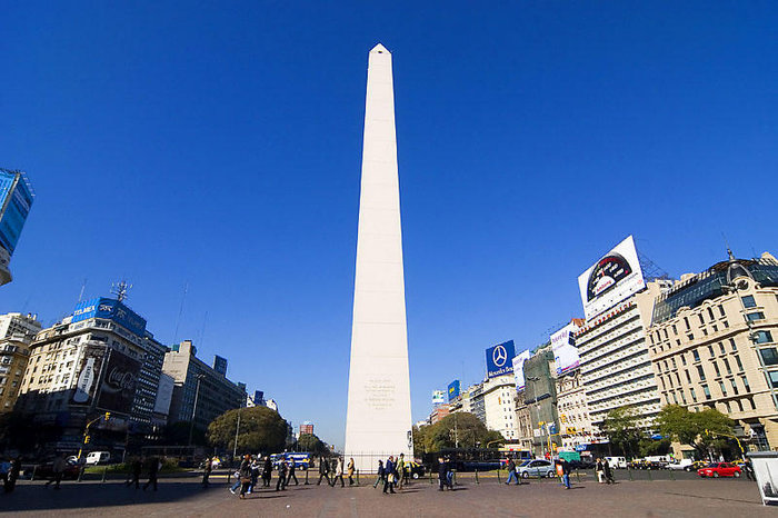Buenos Aires från sin bästa sida; ståtliga hus från Argentinas glansdagar och pampiga monument.