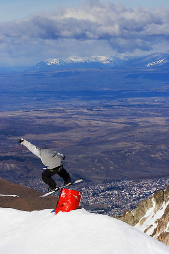 En lokal förmåga visar hur La Hoyas park ska användas.