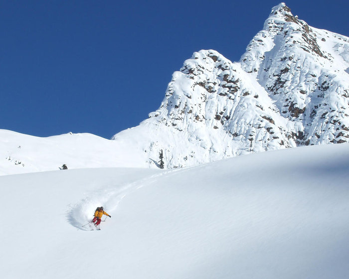 Kalle drar på i Rudis bowl back country Kicking horse