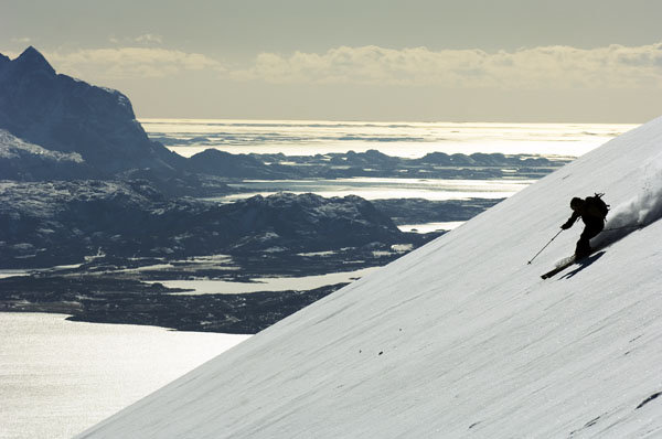 Skärgårdsskidåkning på ön Tomma nära Mo i Rana i Norge.