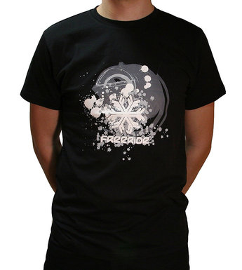 FR-trycket finns även på huvtröja.