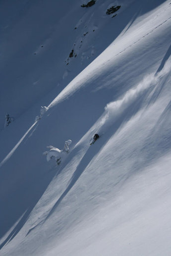 Niklas Möller kastar skuggor.