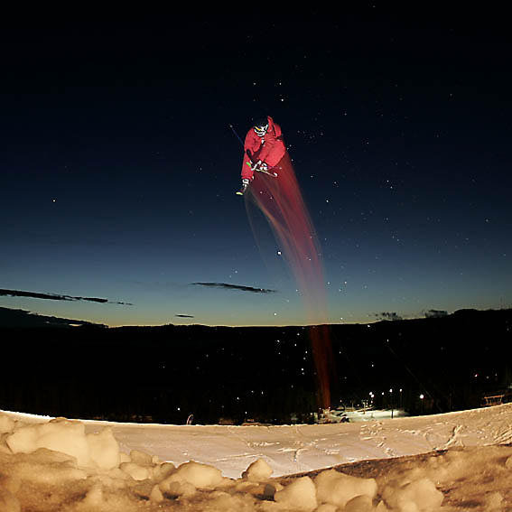 Kim Boberg lämnar sin signatur i luften.