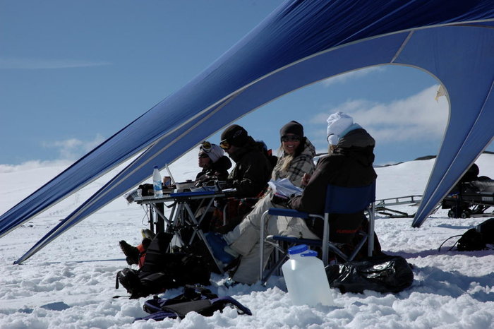 Även domarna trivdes i solen.