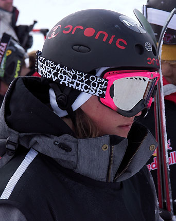 Jonas Wikberg. En av morgondagens stjärnor? Jonas har bott i Åre och är väl bekant med backarna och hoppen. Dessutom jobbar hans pappa som skidlärare i Åre.