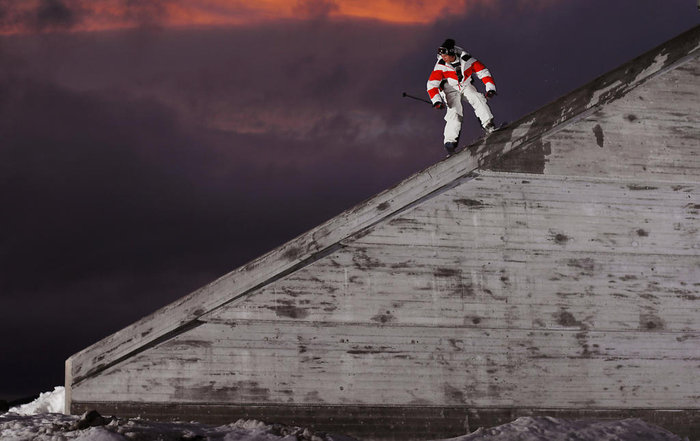 Niklas Karlström här on spot i Åre är en av guiderna på freestylecampen.