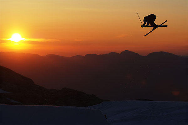 Oscar Scherlin, här i Fonna, är en av de som tar hand om jibbarna.