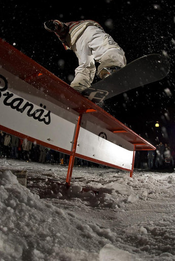 Kristoffer Nilsson balanserar.