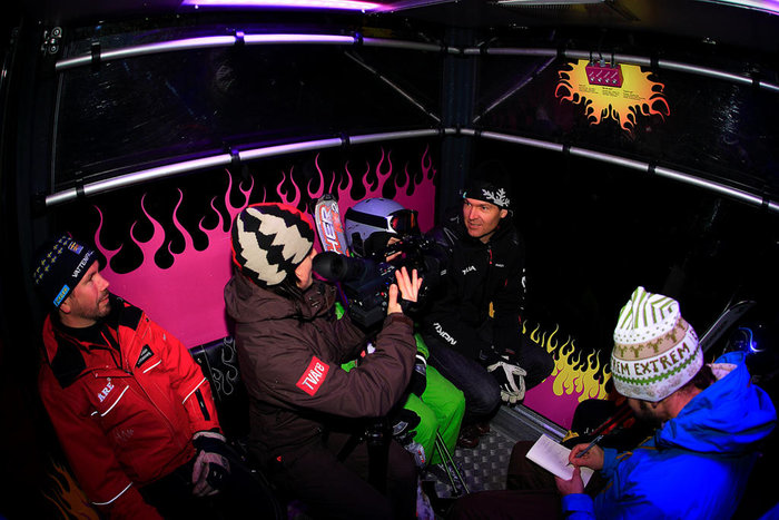 Rebecka Berndes från TVÅre och Dan-Marcus från Freeride på premiärtur tillsammans med Leif Larsson från SkiStar och Göran Hellgren från Telia.