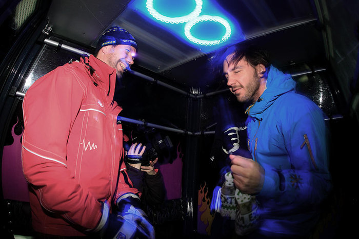 Leif och Dan-Marcus höjer temperaturen inne i Rockgondolen.
