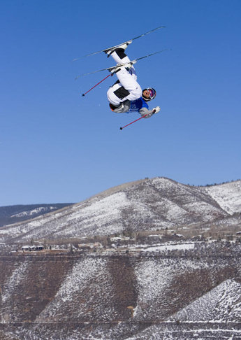Jon Olsson under förra årets X Games slopestyle.