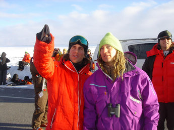 Henke o Kaj diskuterar sina linjer.