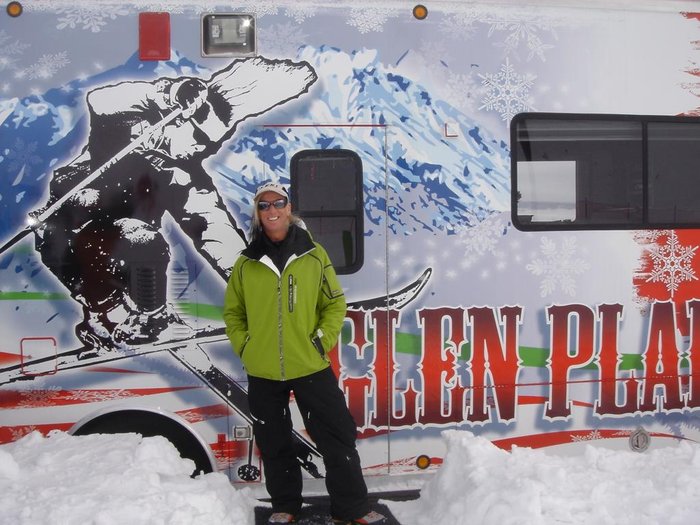 Glen Plake utanför sitt motor home.