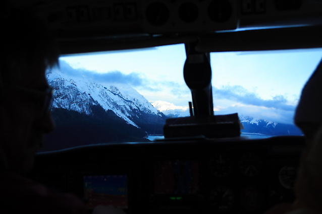 Inflygningen mot Haines.