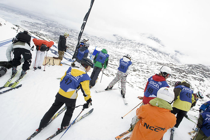 På startlinjen under singelpuckeln.