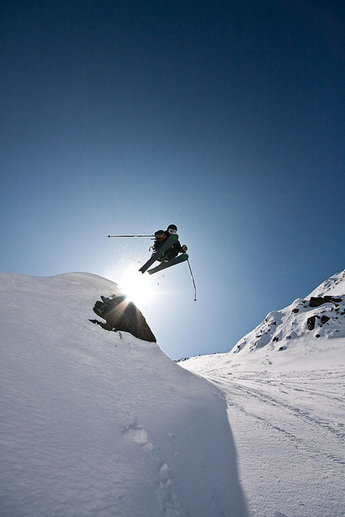 Ibland är det dumt att spåra upp snön i onödan.