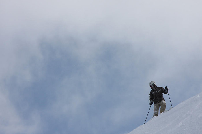 Staffan Grundberg rekar sin linje efter ett mjukt fall i Utahs berömda pudersnö.