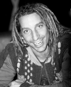 Kaj på glatt humör