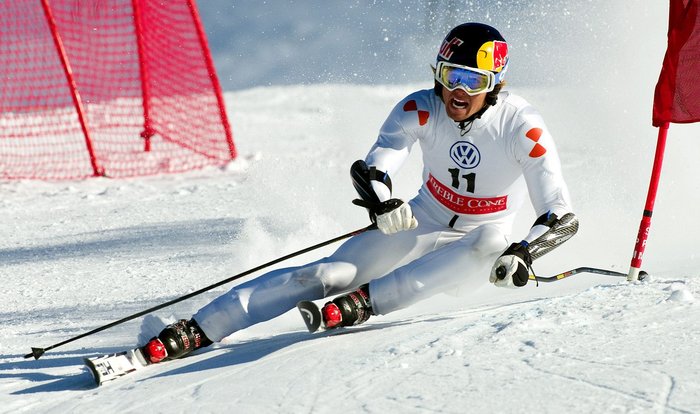 Jon Olsson kör portar i Treble Cone.