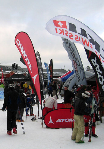 Skidleverantörerna bjöd på teståkning.