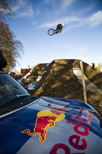 Martin Söderström lägger betoningen på 