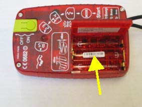 Under batteriluckan hittar ni serienumret.