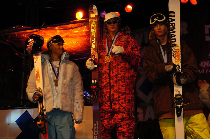 På prispallen i SuperPipe; Jon Olsson, Simon Dumont och Tanner Hall.