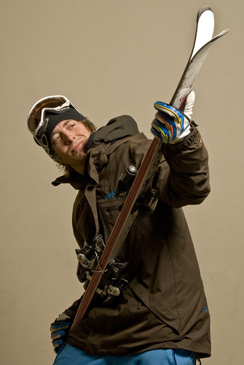 Lars Ilis var på besök hos mig i Sälen, så vi passade på att fota lite porträtt bilder hemma hos oss. Lasse Rockar lös på sina skidor.