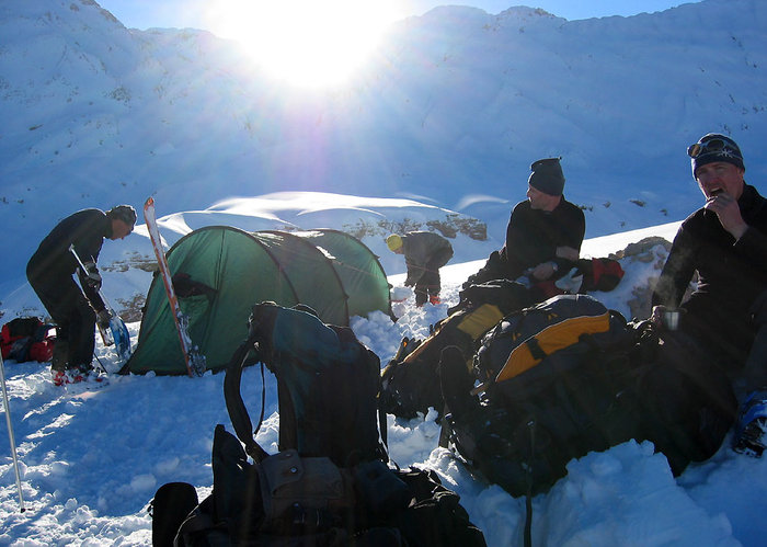 Boende på nomadvis vid Zard Kouh.