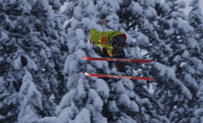 Uppvisning av lokala flygtalanger.