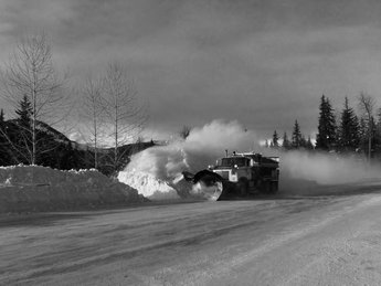 Snöröjning i fullt ös.