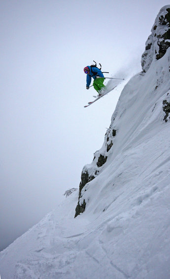 Bård Strand gillar när ryggsäcksremmarna fladdrar och kittlar i nacken vid Svart'n i Trysil. 