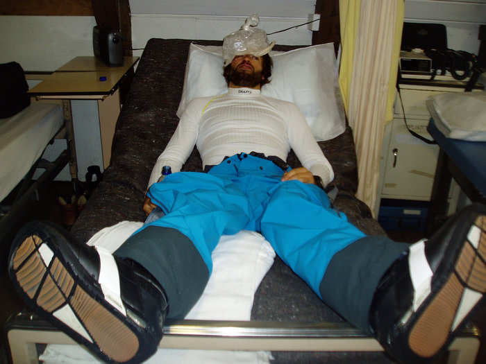 Daniel Furberg efter att ha testat hur det är att hoppa tio meter till plattlandning.