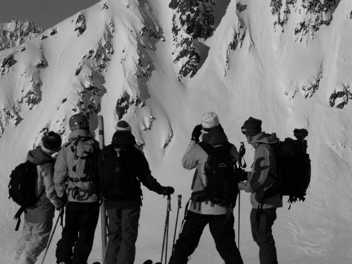 Emanuel Hedvall, Per Jonsson, Mattias Fredriksson, Anton Silvola och Henrik Andersson rekar linjer i Disentis.