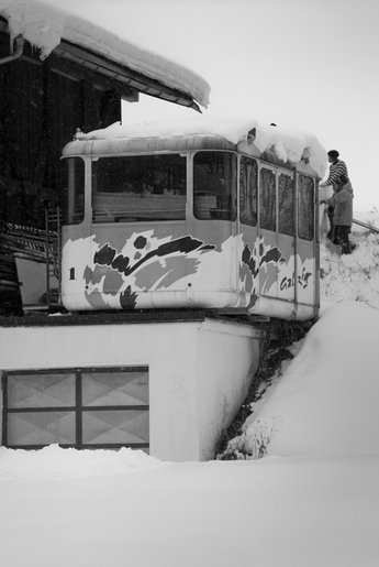 Längs med vägen i St. Jakob hittade vi ett kabinhus som blev bra på film och bild.