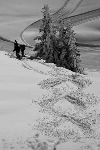 Tillbaka till 80-talet, sköna kortsvängar bilder åttor ner mot St Christoph.